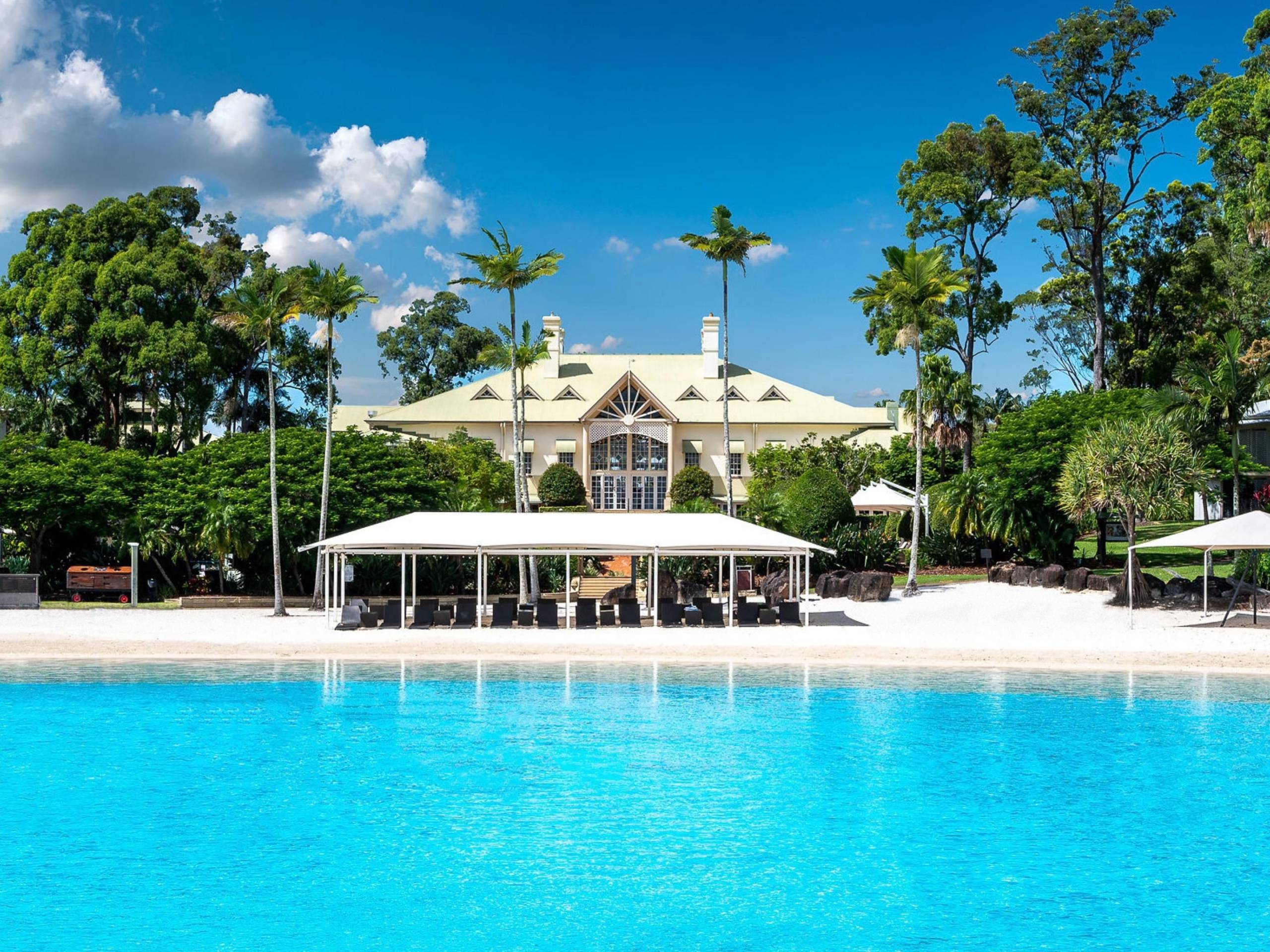 Lux’ real estate & resorts